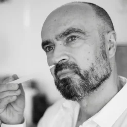 Ámbar<Essential Parfums Divine Vanille by Olivier Pescheux