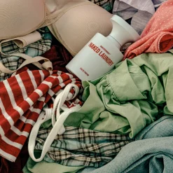 Amaderados<Born To Stand Out Naked Laundry