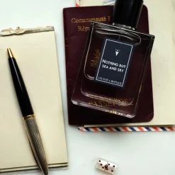 Almizcle<Une Nuit Nomade Nothing but Sea and Sky